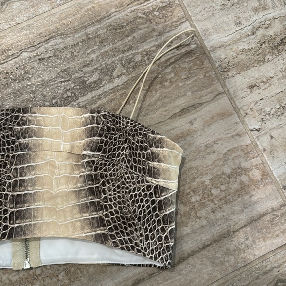 I.AM.GIA Seala Crop Top Size Medium - Picture 4 of 16